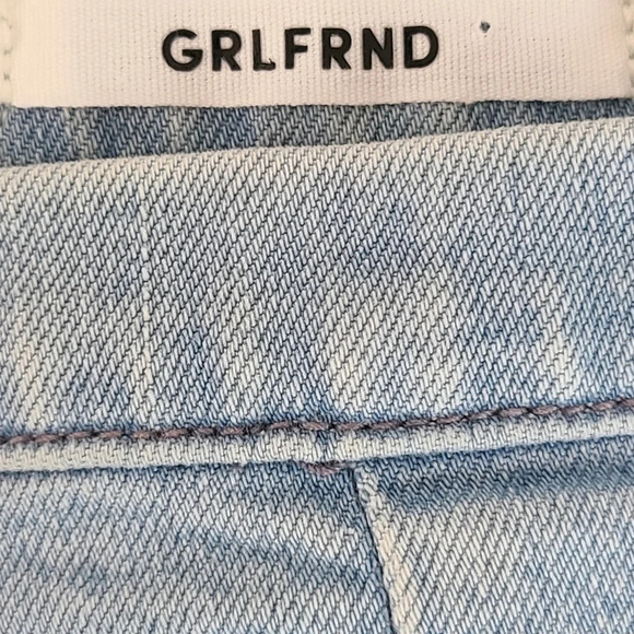 GRLFRND Diane Light Wash Jean Shorts 28 - Picture 4 of 6